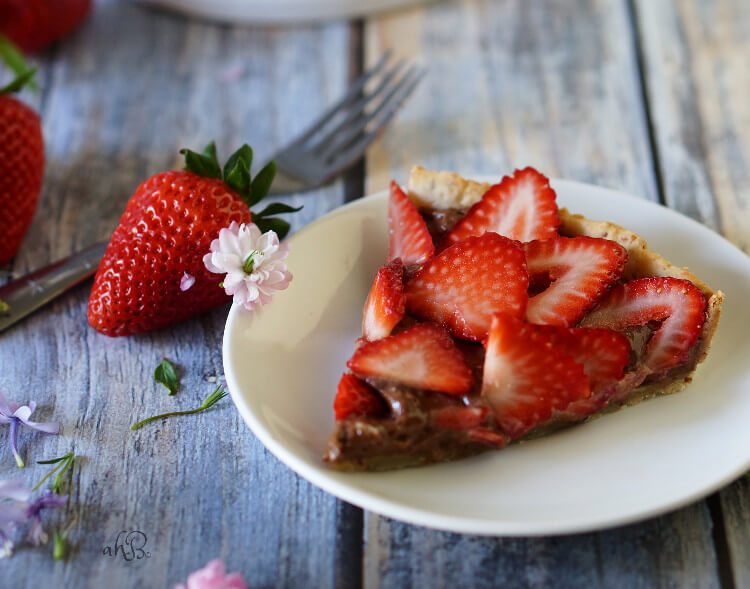 Strawberry Nutella Tart